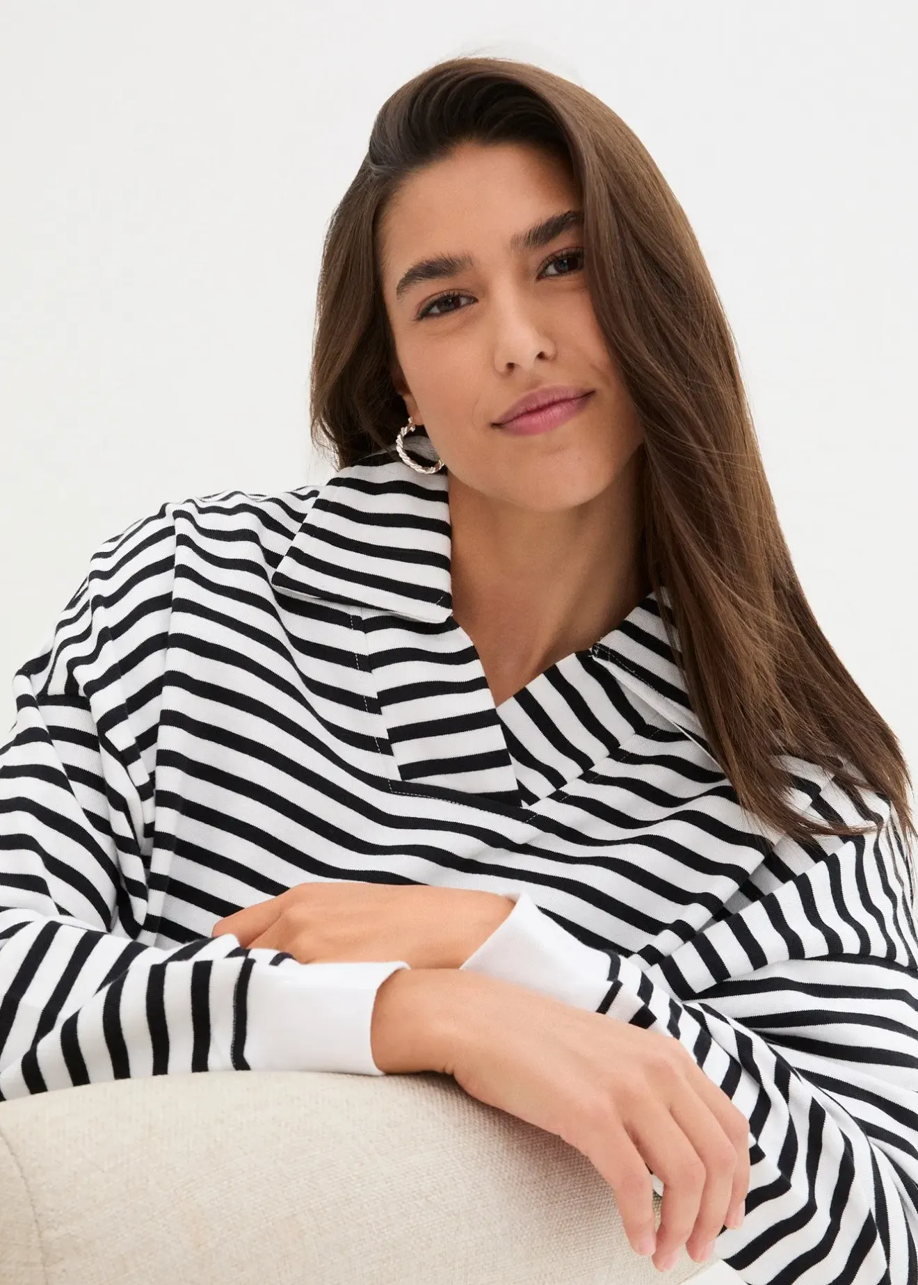 bonprix Sweat-shirt col polo et encolure en V|Femme Sweats