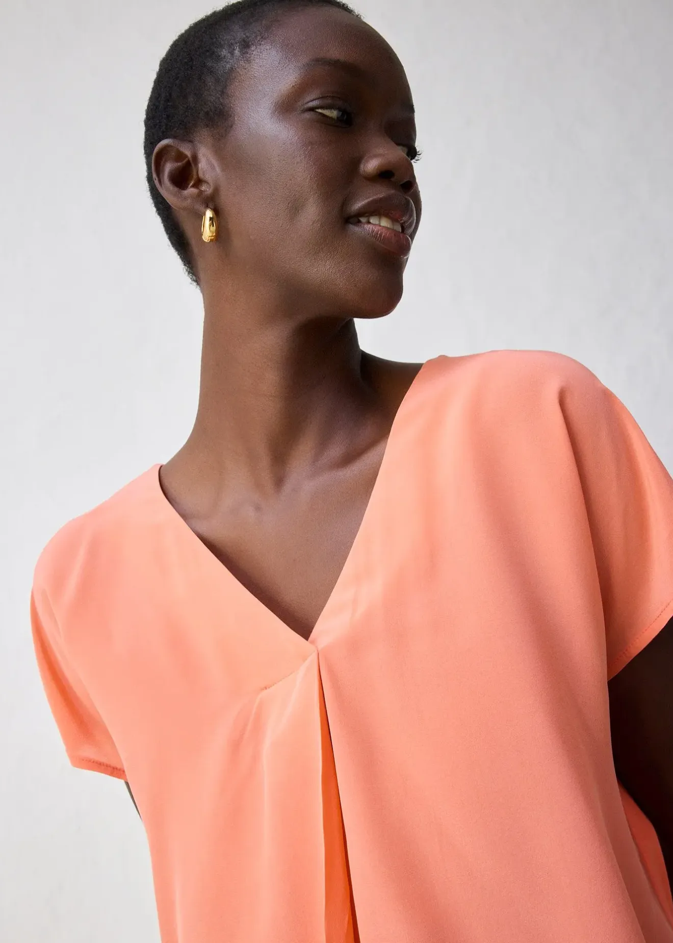 bonprix T-shirt avec soie et empiècement tissé|Femme Premium|T-Shirts & Tops