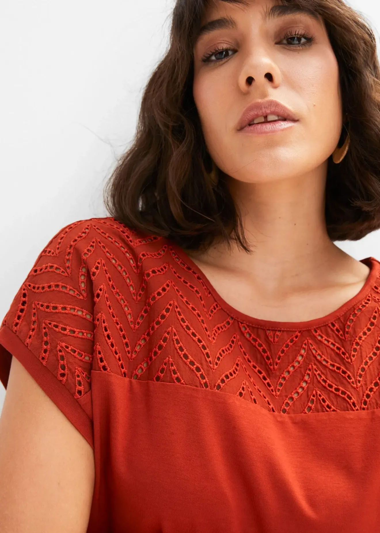 bonprix T-shirt en dentelle, en viscose douce|Femme T-Shirts & Tops