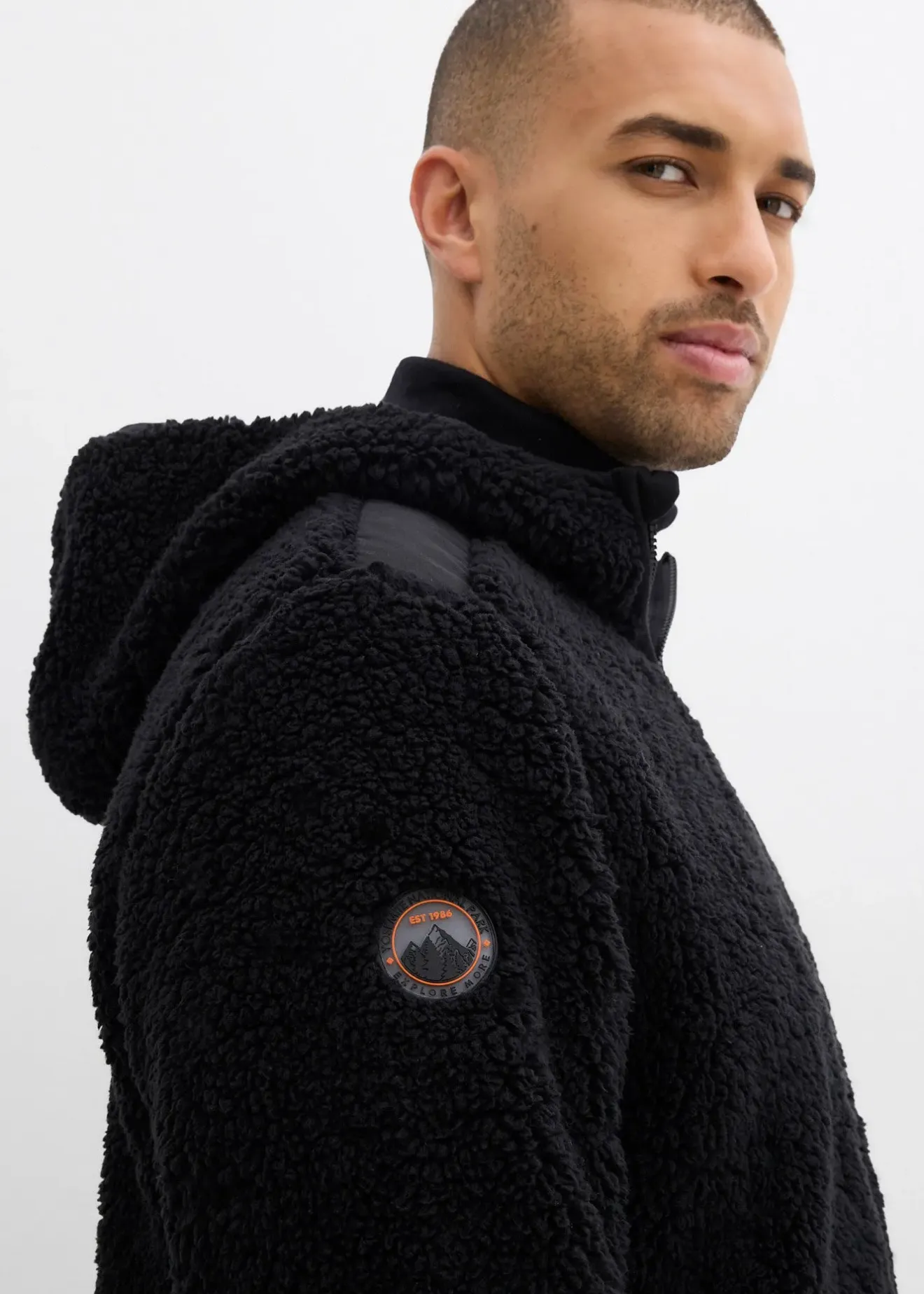 bonprix Veste en sherpa avec empiècement mesh et capuche|Homme Vêtements De Plein Air|Vestes